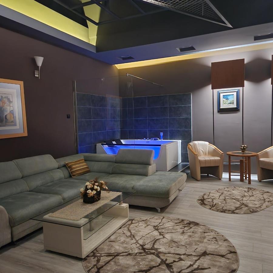 In Club Aparthotel วรินรัชกา บานยา ภายนอก รูปภาพ